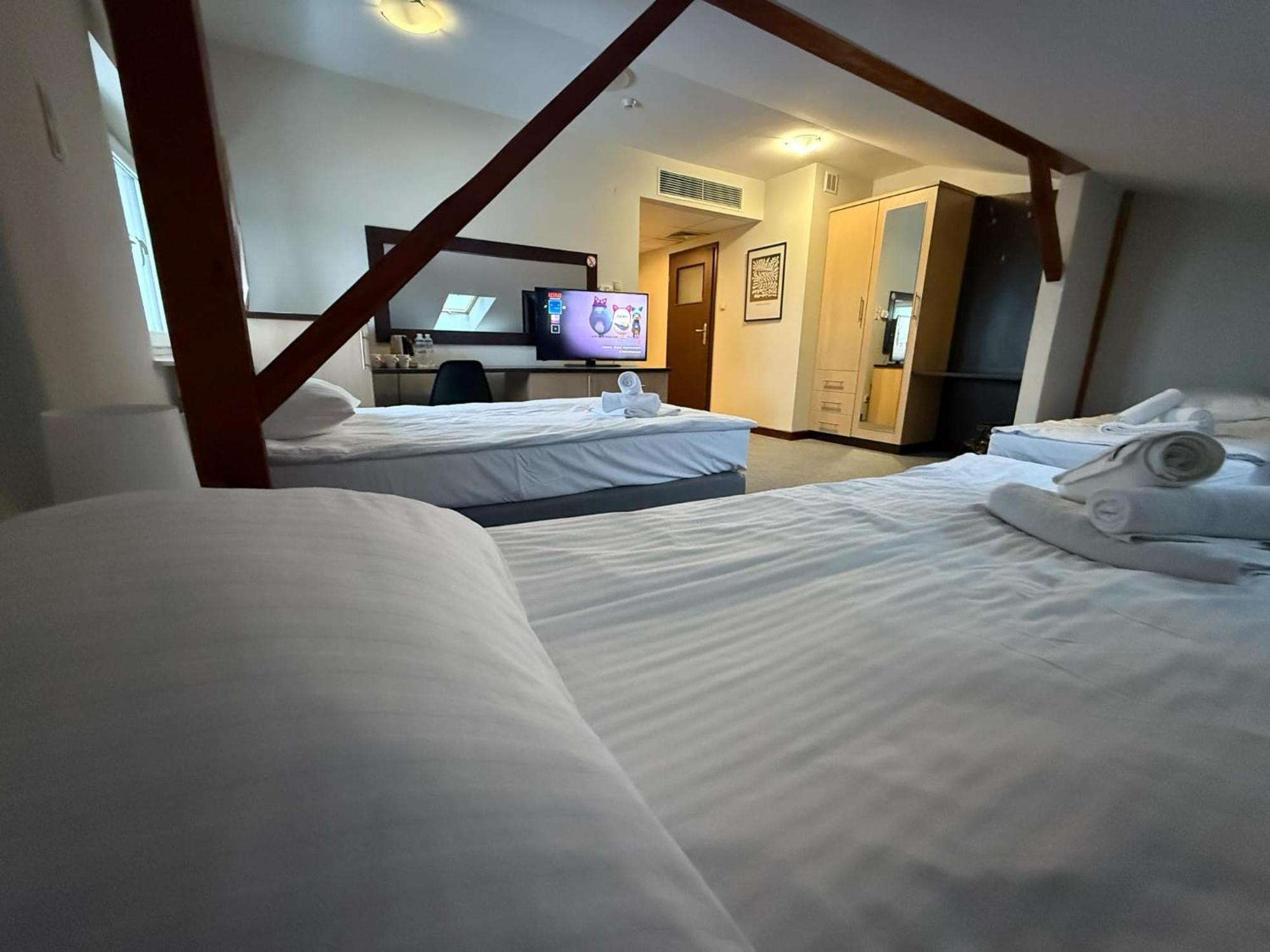 Magiczna Farma Hotel Obiady Maka I Magia Замбрув Экстерьер фото